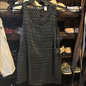 NWT Old Navy Black and White Patterned Sleeveless Top